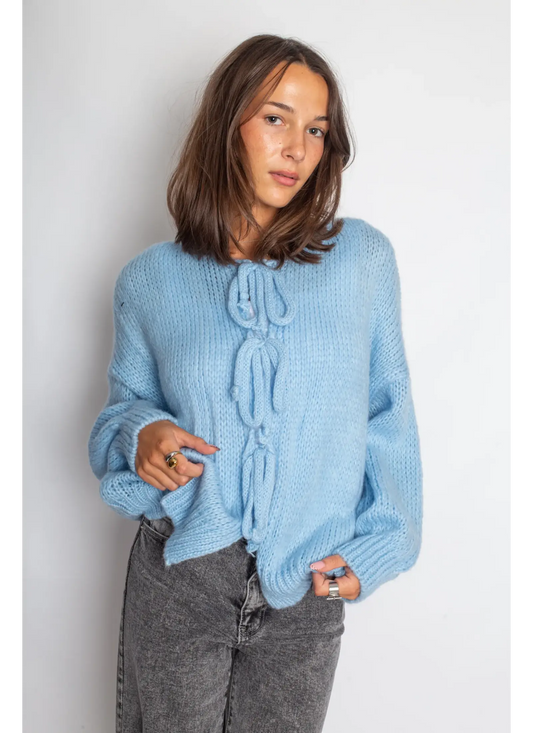 Gilet à noeuds manches longues femme bleu porté de face